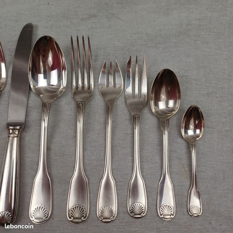 Fourchette et cuillère de table en métal argenté modèle arcantia