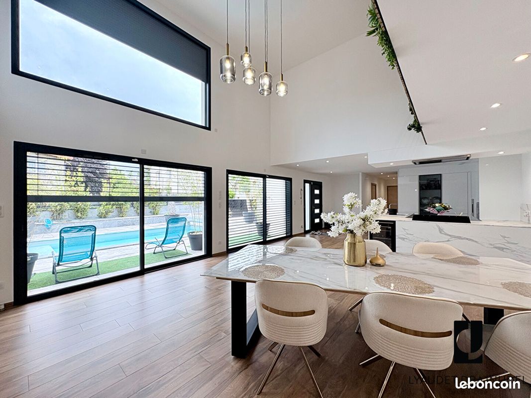 Maison 6 pièces 220 m² · à Roanne · 220 m² · 470 000 €