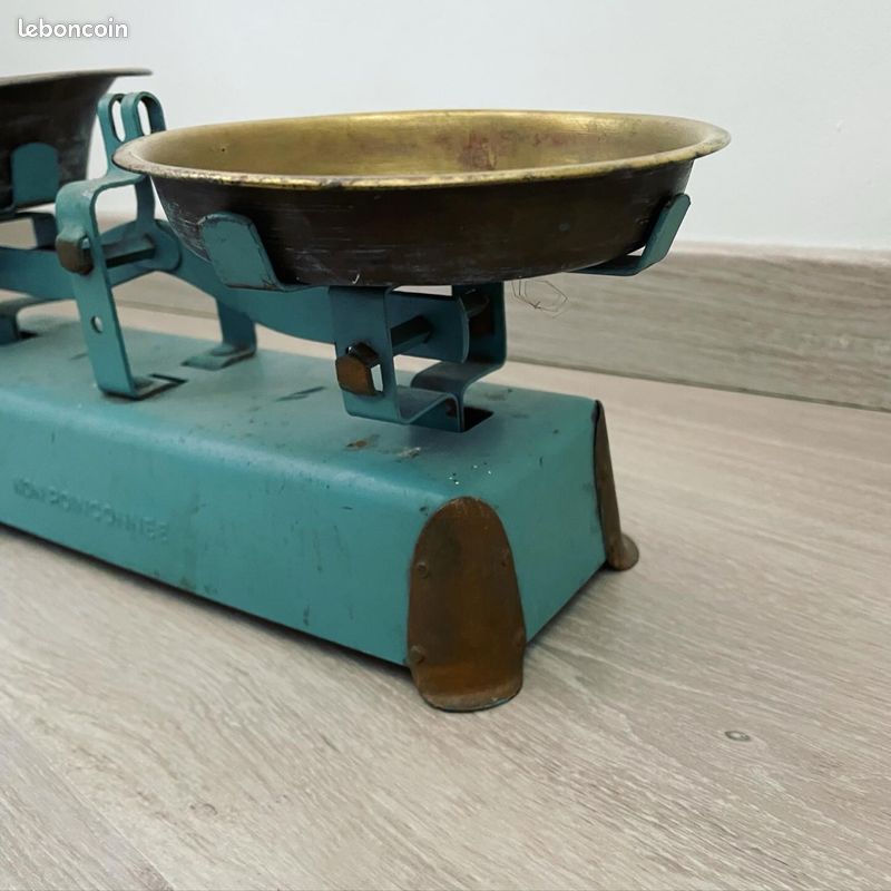 Petite balance de ménage non poinçonnée vintage (image 5)