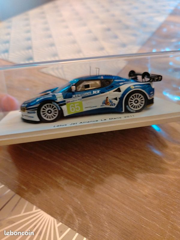 Lola B2K/10 LM #21 Le Mans 2000 Spark 1/43