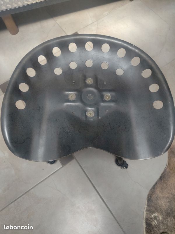 Tabouret industriel (image 2)