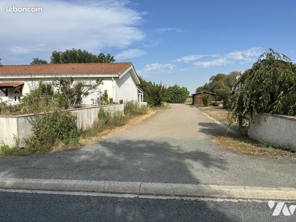 Terrain 3849 m² · à Saint-Michel-en-l'Herm · 3 849 m² · 37 100 €