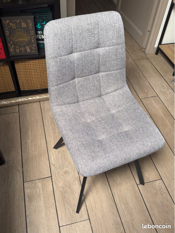 Lot de 4 chaises modernes – très état – 100 le lot (image 3)