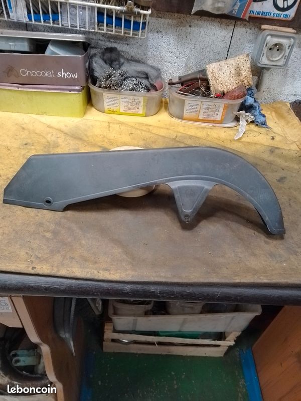 Protège chaine scooter Peugeot trekker kisbee squab modèles exacts à définir (image 1)