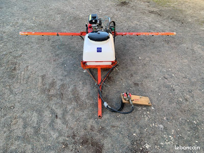 Pulverisateur trainé pour tracteur tondeuse (image 1)