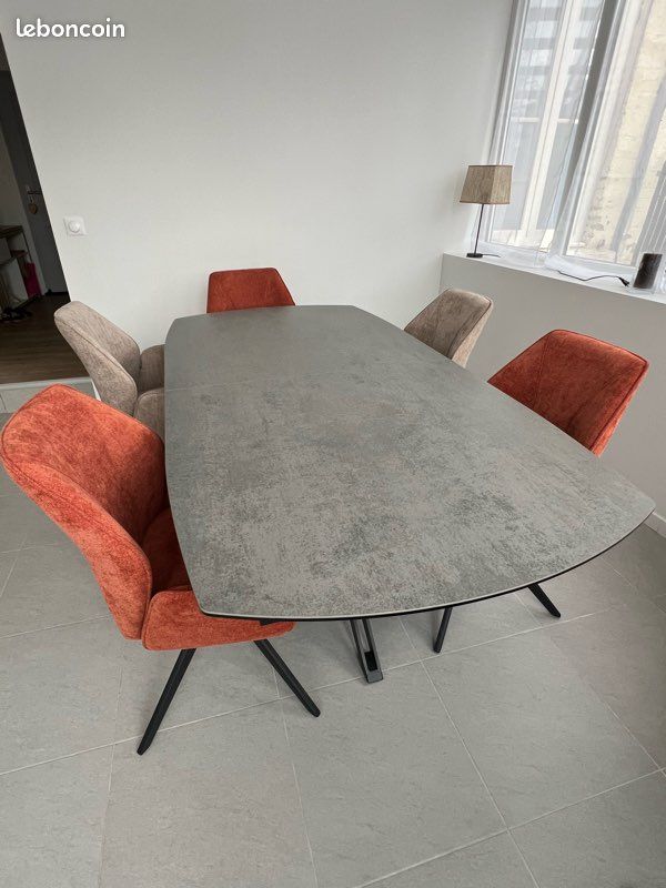 Table (image 1)