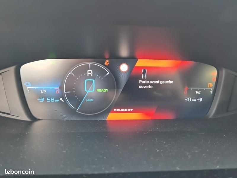 Peugeot 408 PHEV 225ch Allure Pack e-EAT8 (image 22)