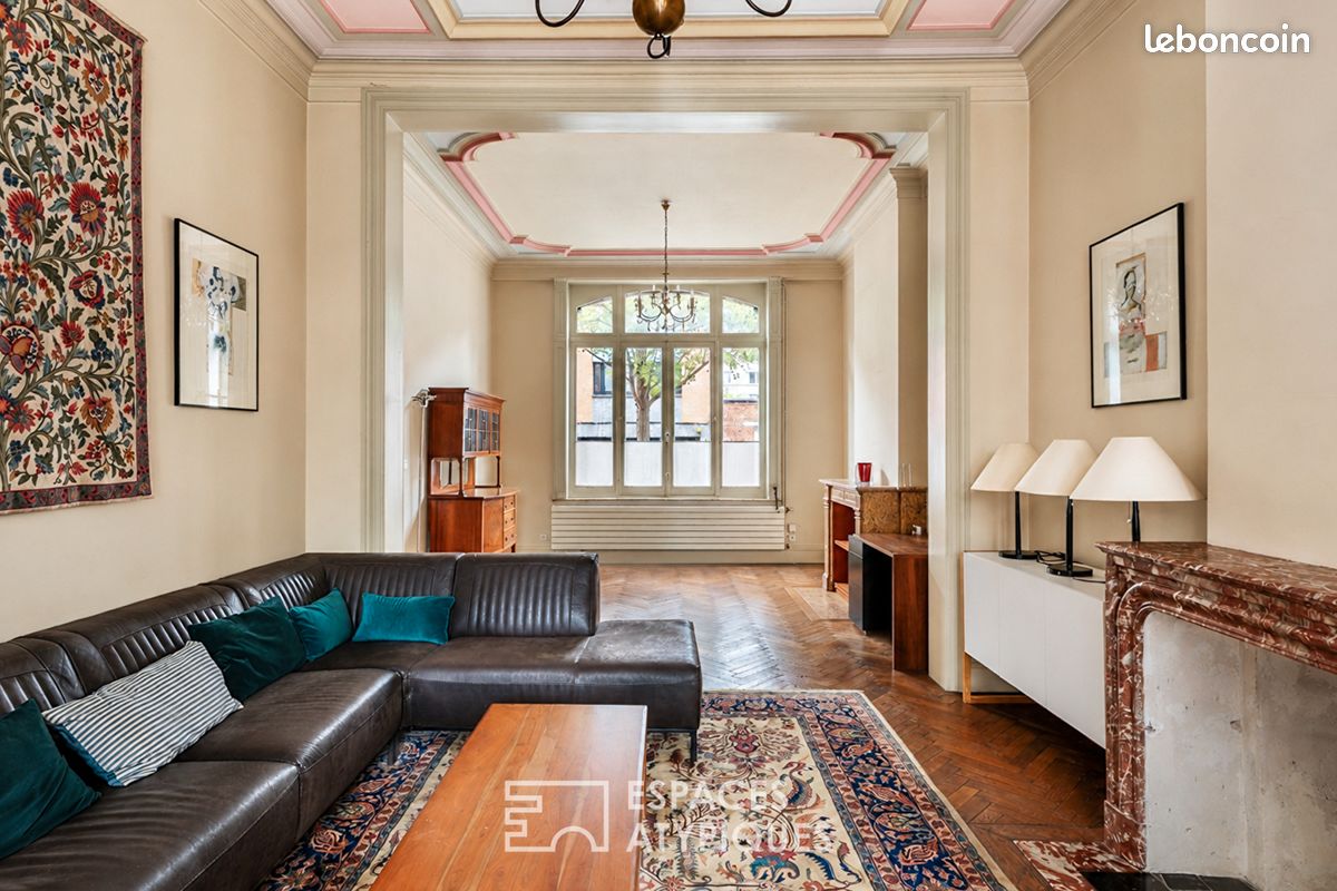 Maison 6 pièces 210 m² · à Croix · 210 m² · 530 000 €