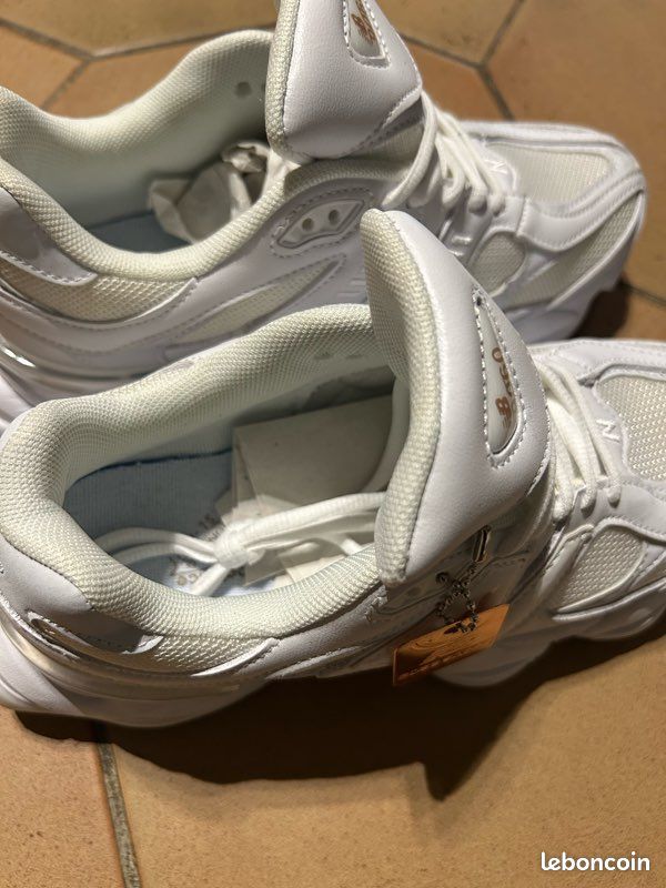 Paire de New balance 9060 triple White (image 2)