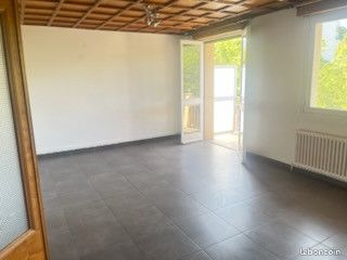 Appartement 5 pièces 83 m² · à Saint-Étienne · 83 m² · 880 €