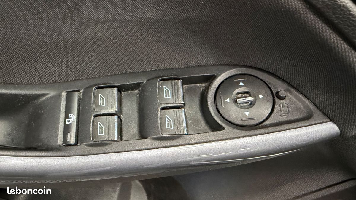 FORD FOCUS SW 1.0 ECOBOOST 125 CH TITANIUM-X START-STOP DISTRIBUTION REMPLACEe (image 28)