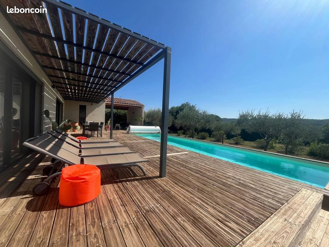 Maison 7 pièces 162 m² · à Saint-Marcel-de-Careiret · 162 m² · 625 000 €