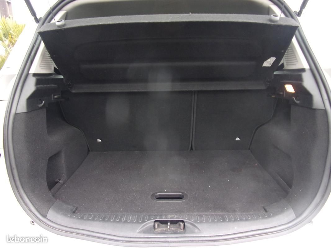 Ford B-Max 1.6 TDCi 95 FAP Titanium (image 11)