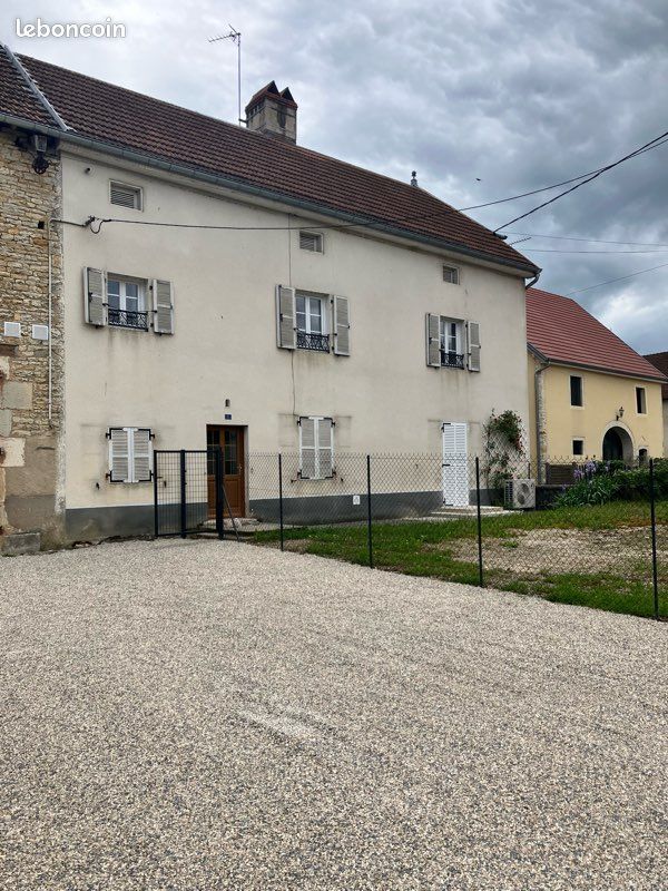 Maison 5 pièces 105 m² · à Colombine · 105 m² · 928 €