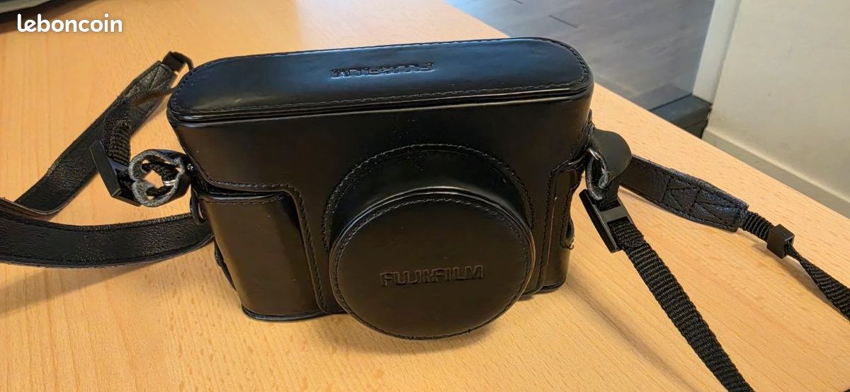 Appareil photo Fujifilm X100VI - Garantie jusqu'en 2029 - 593 déclenchements (image 3)