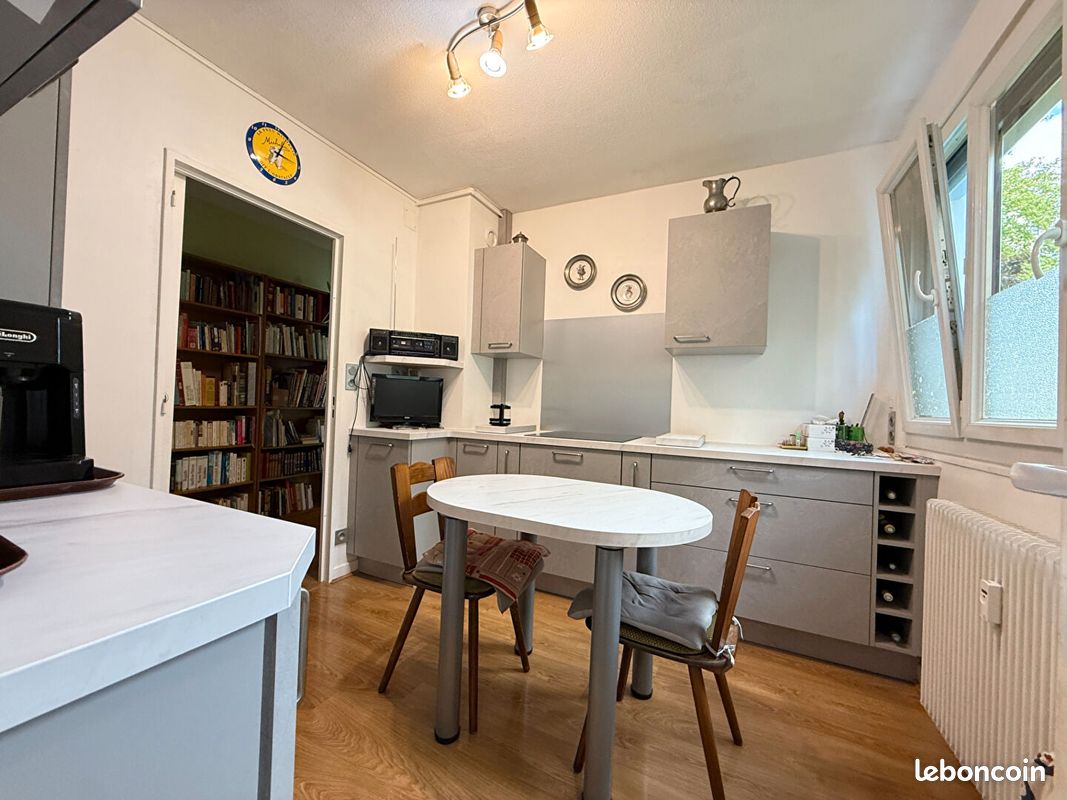 Appartement 5 pièces 97 m² · à Lons-le-Saunier · 97 m² · 145 000 €