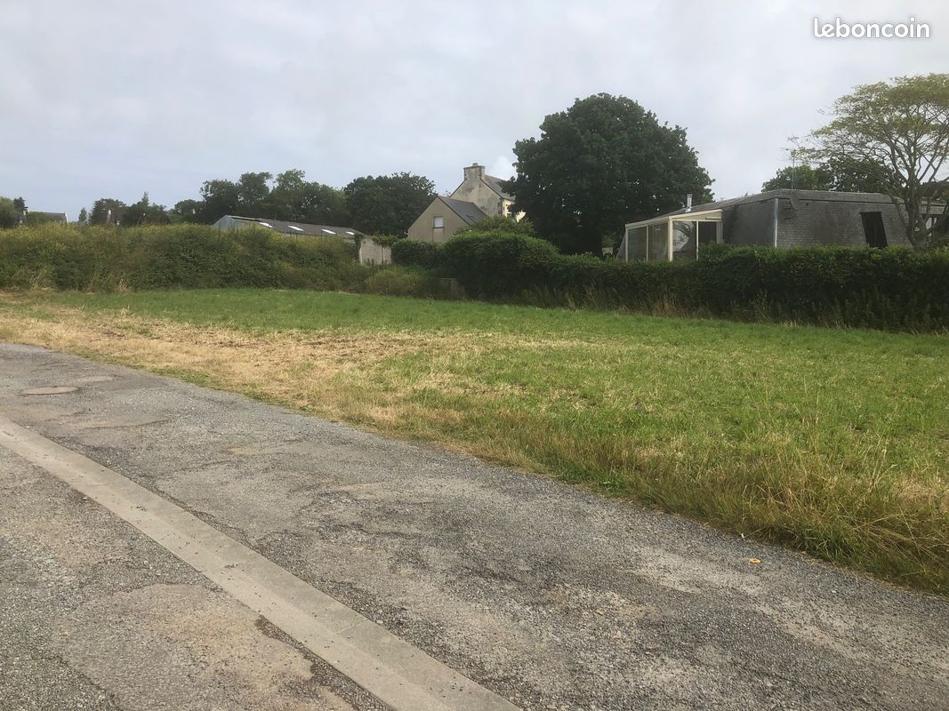 Vends terrain à bâtir · à Plougonvelin · 209 000 €