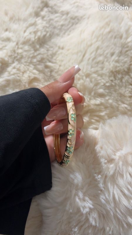 Éclat Doré – Bracelet Fleur Inoxydable (image 16)