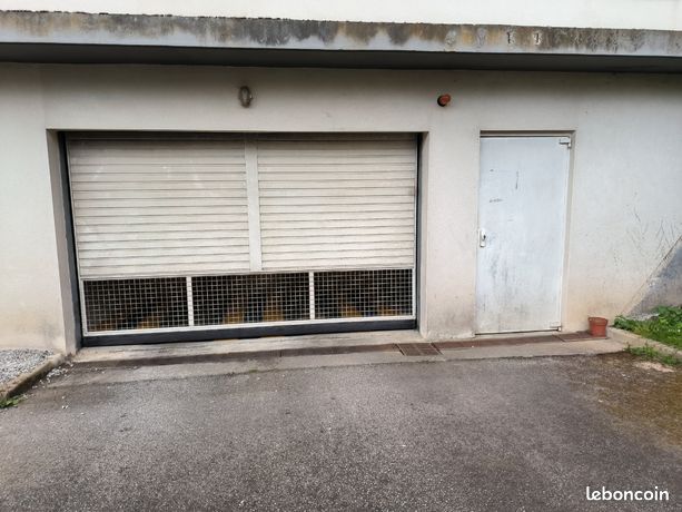 Garage à louer à Locminé