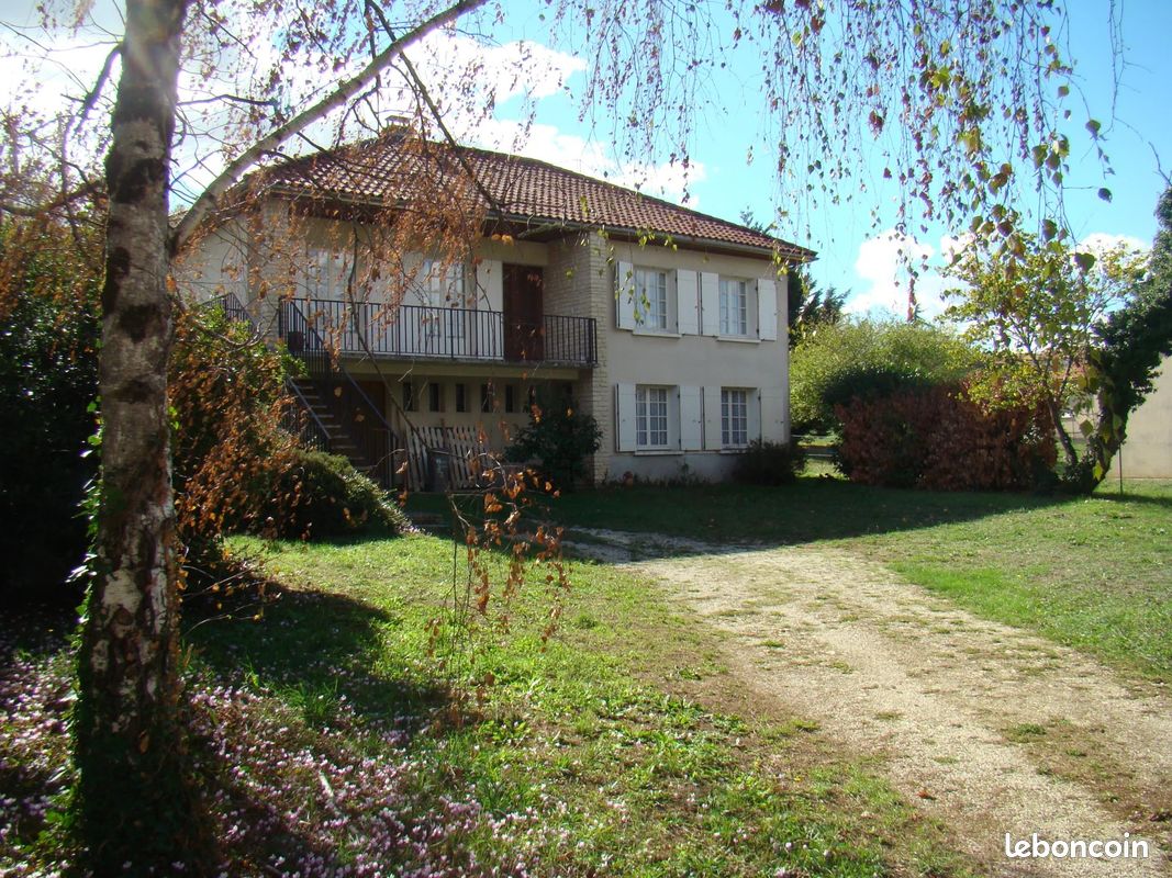Maison 7 pièces 150 m² · à Gençay · 150 m² · 189 000 €