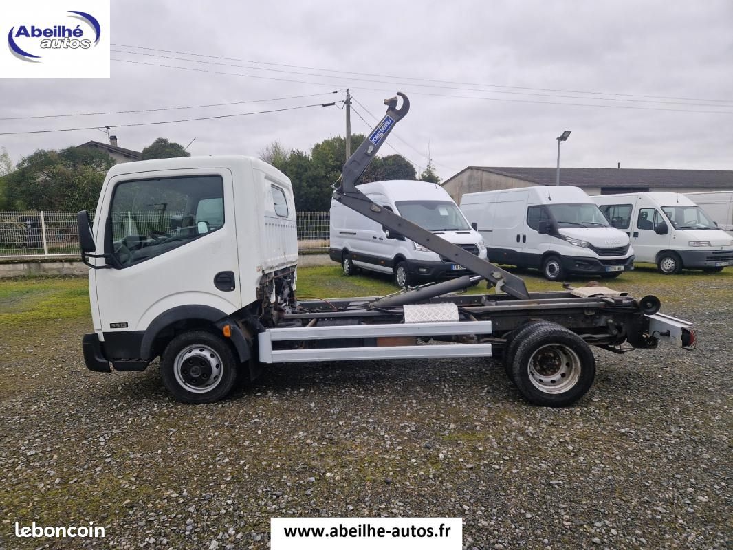 Nissan Cabstar CHASSIS NU POLYBENNE 35/13 2.5 DCI 130CV (image 1)