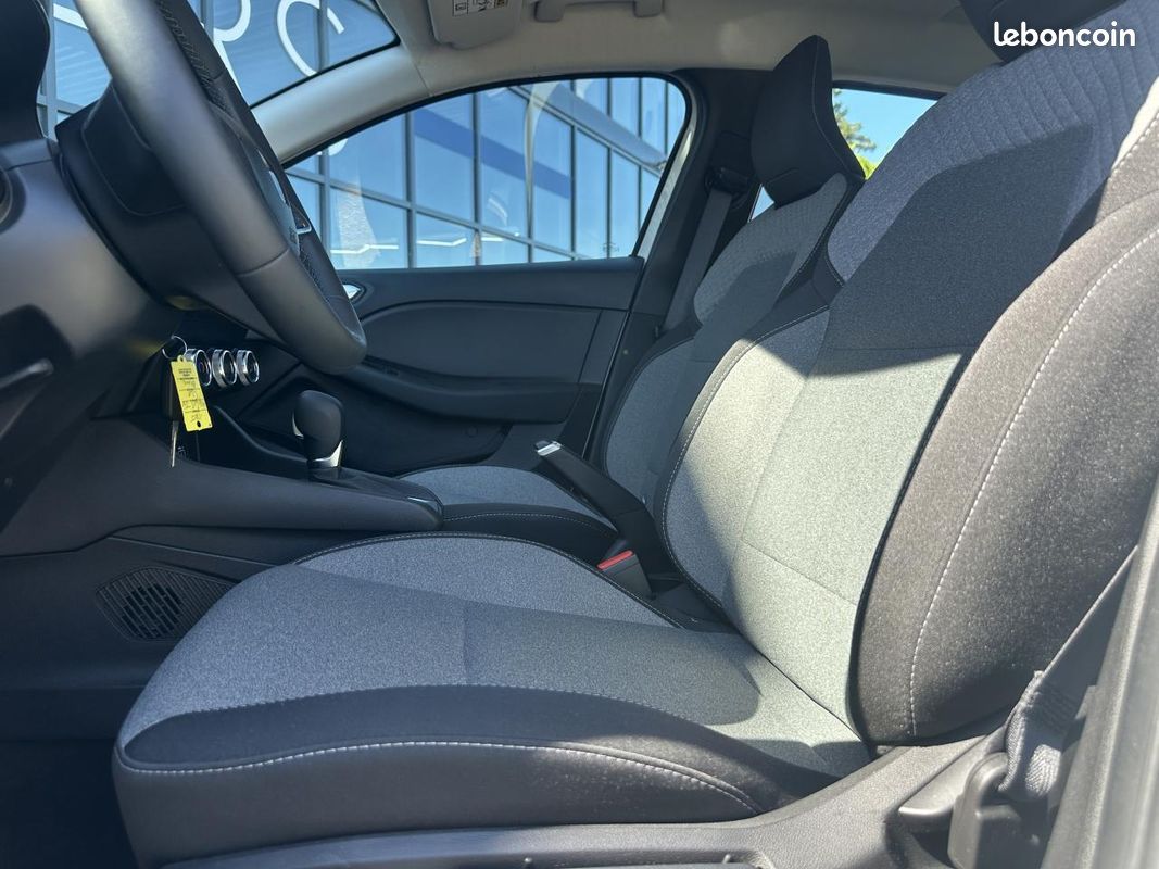 RENAULT CLIO 1.6 E-Tech Hybride - 145 - BVA multi-modes 2025 V Evolution Réversible - GARANTIE 12 MOIS (image 12)
