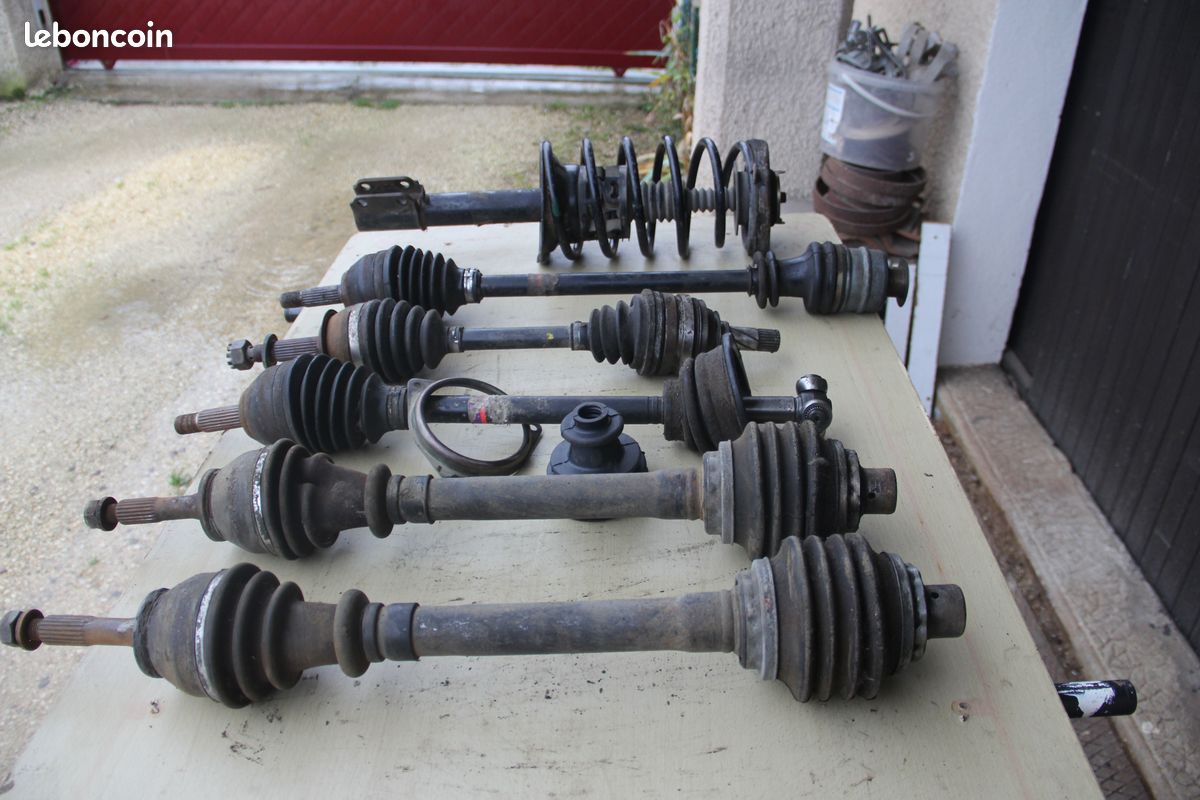 1 lot de 6 cardans différents et une suspension avant de voiture -  Équipement auto