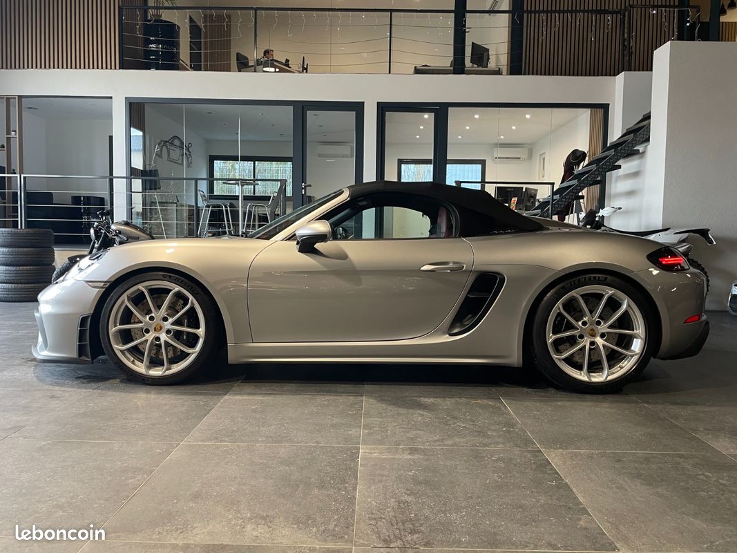 PORSCHE 718 SPYDER 4.0i 420 ch - PORSCHE APPROVED 12/2026 - BOSE - CARPLAY - INTERIEUR SPYDER CLASSIC HERITAGE - CAMERA (image 2)