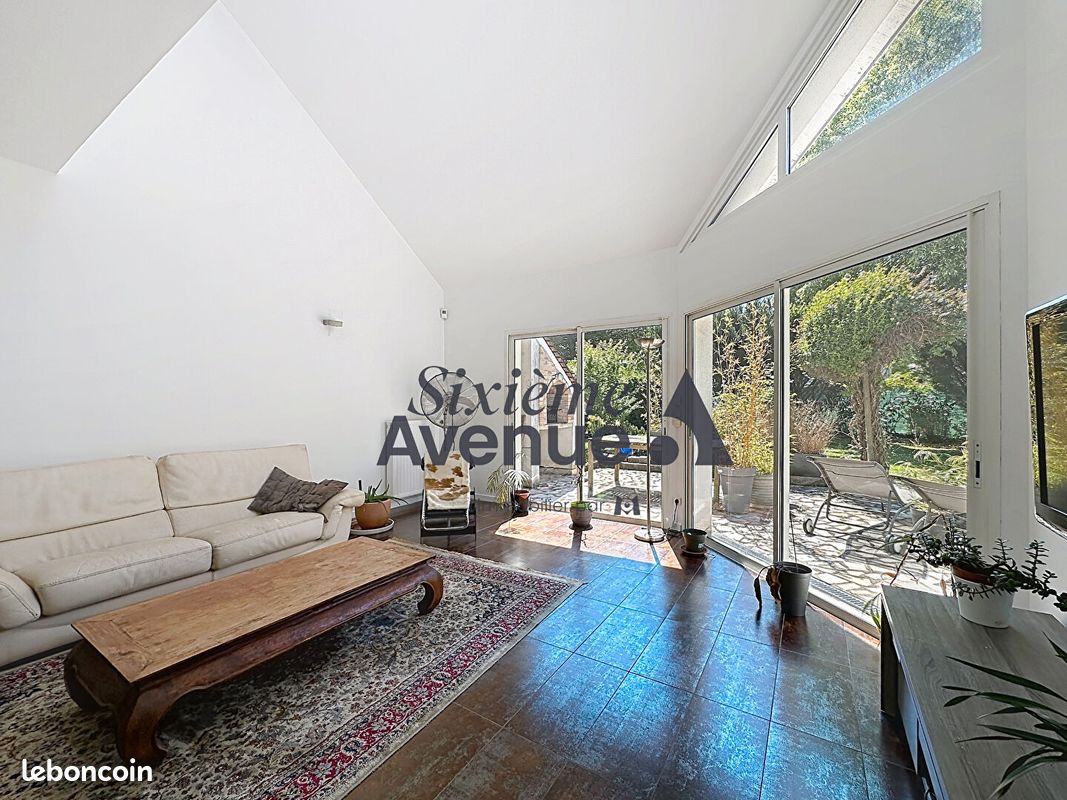 Maison 7 pièces 210 m² · au Plessis-Trévise · 210 m² · 695 000 €