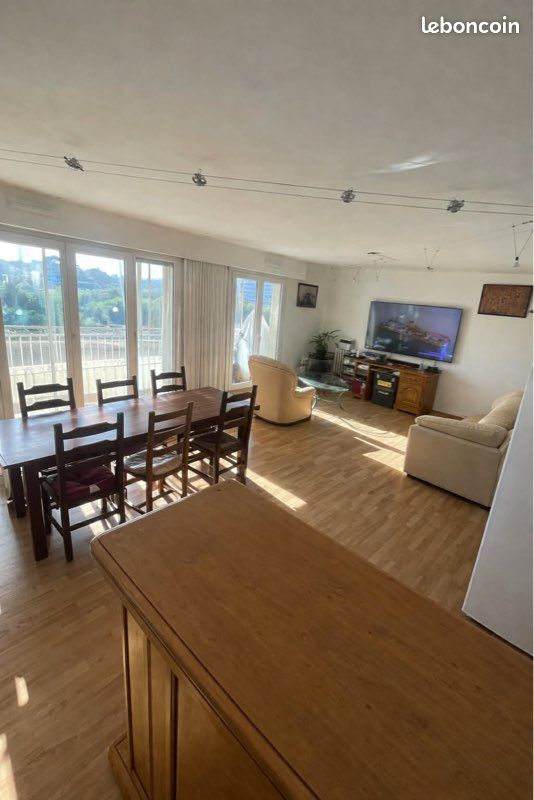 Appartement 6 pièces 105 m² · à Toulon · 105 m² · 210 000 €