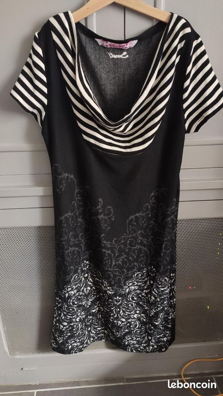 Robe Smash Multicolore - Taille M/38 - Style évasé Sans Manches - Occasion Très Bon état