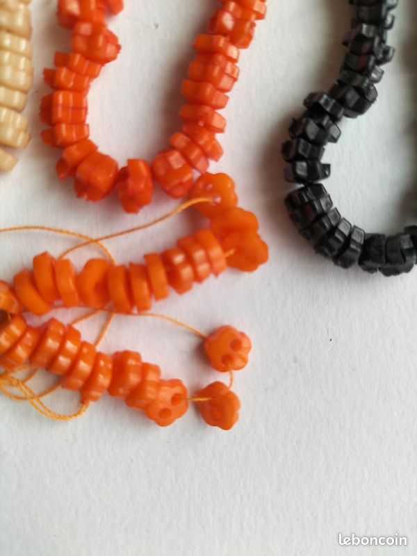 Lot De 7 Boutons Vintage Camaïeu Orange Ajourés – 2.2cm, Réf 5119, Occasion