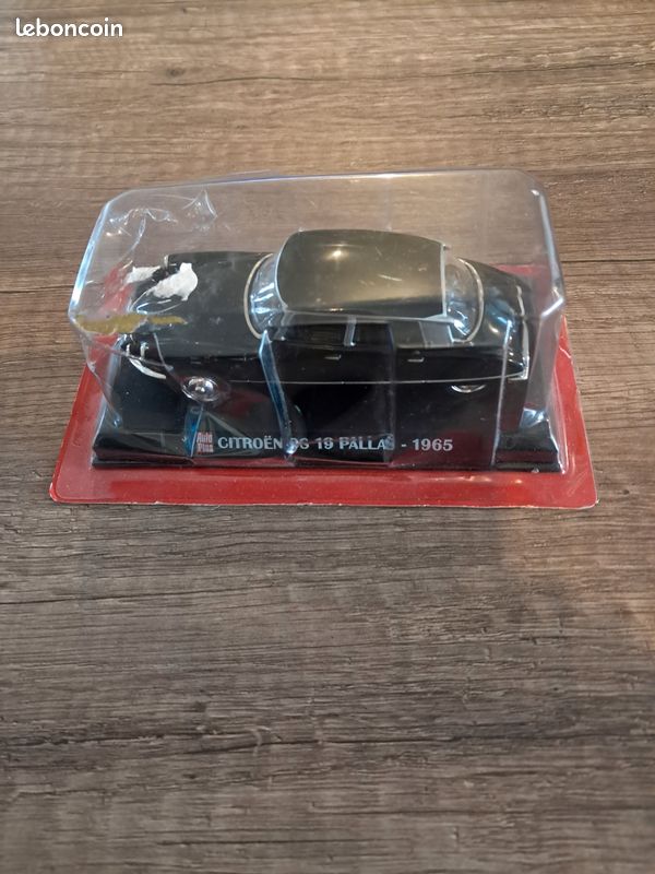 MINIALUXE CALANDRE 1/43 P 00 Citroën DS 19 Les Enquêtes