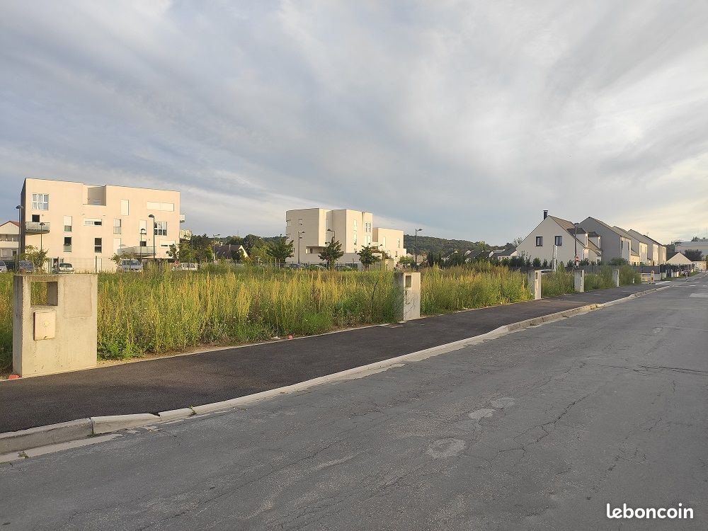 Terrain viabilisé à SOISSONS · 10 100 €