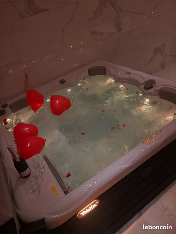 Love room Balnéo/Jacuzzi Escapade nature (image 1)