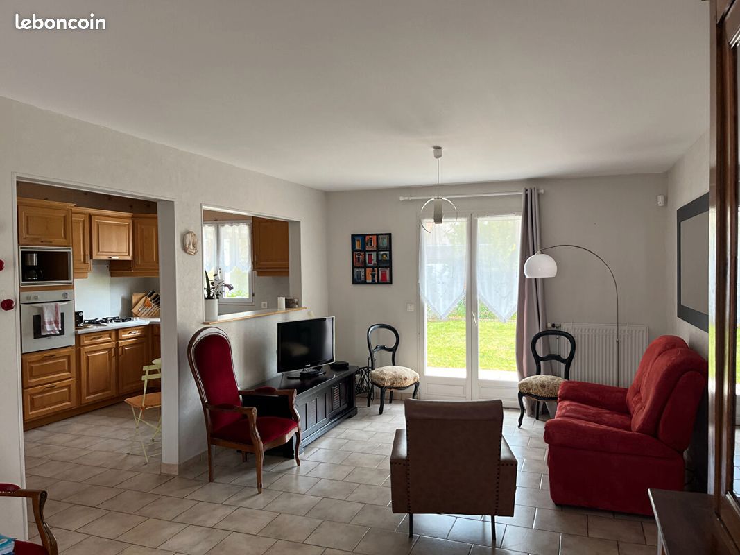 Maison 5 pièces 106 m² - Ligugé 86240 (image principale 5)