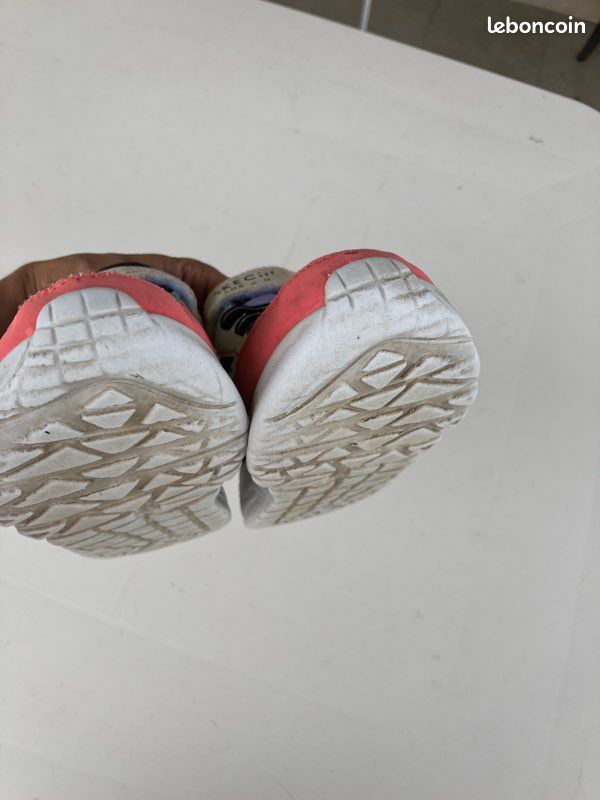 Basket skechers taille 31 fille (image 8)