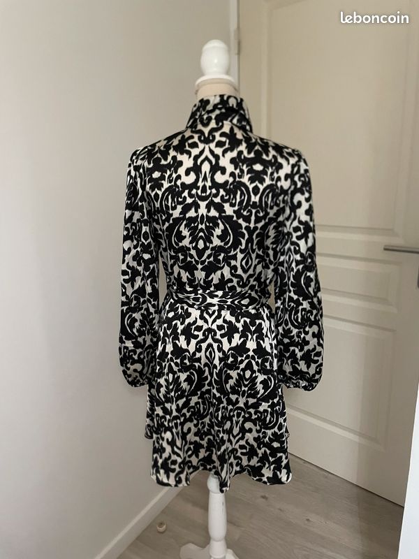 Robe noire et blanche beige chic (image 2)