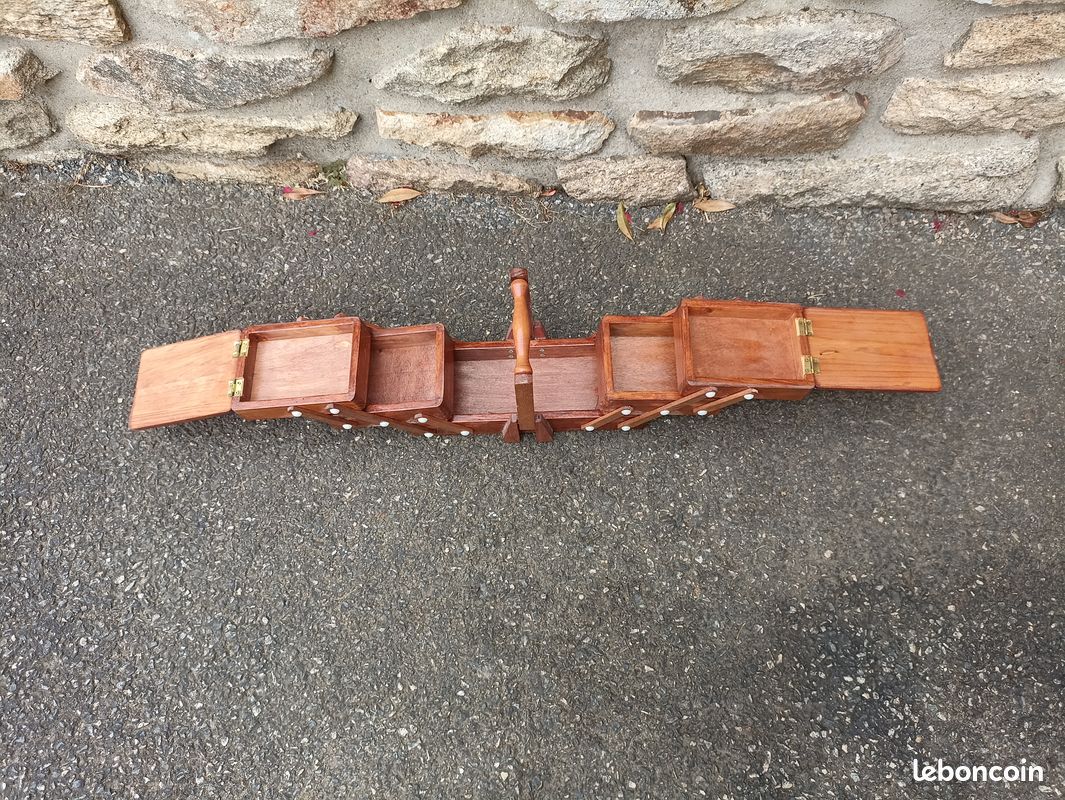 Une petite travailleuse en bois massif (image 6)