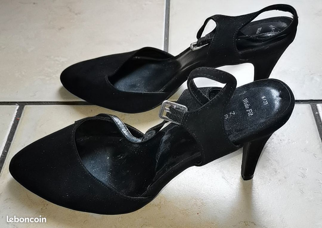 Escarpins noirs à talon taille 38 en très bon état (image 2)