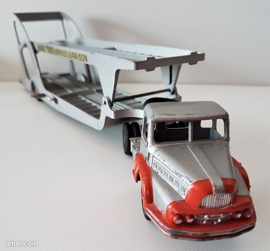 Dinky Toys France – Porte-voitures Unic/Boilot Réf 39A – Zamak – Échelle 1:43 – 1957