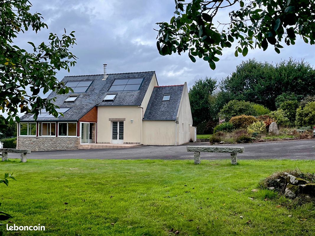 Maison 5 pièces 117 m² · à Berrien · 117 m² · 253 000 €