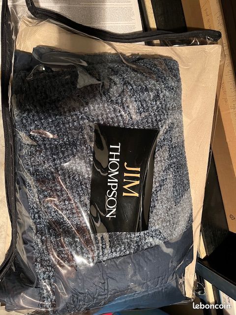Vente d'un plaid. Etat neuf (image 1)