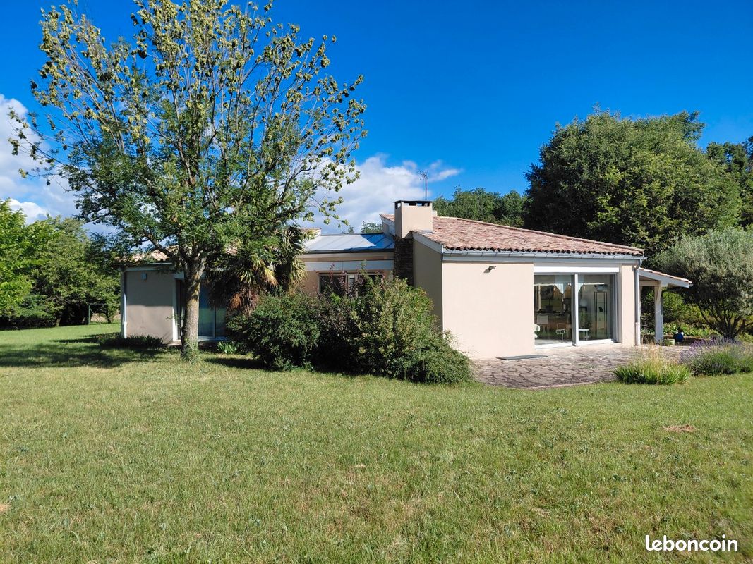 Maison 7 pièces 167 m² · à Lissieu · 167 m² · 890 000 €