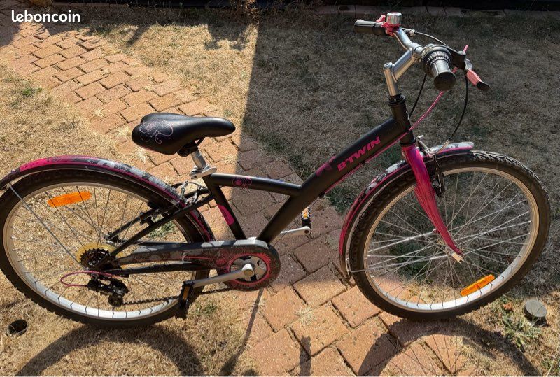 Vélo fille noir et rose 24 pouces btwin (image 2)