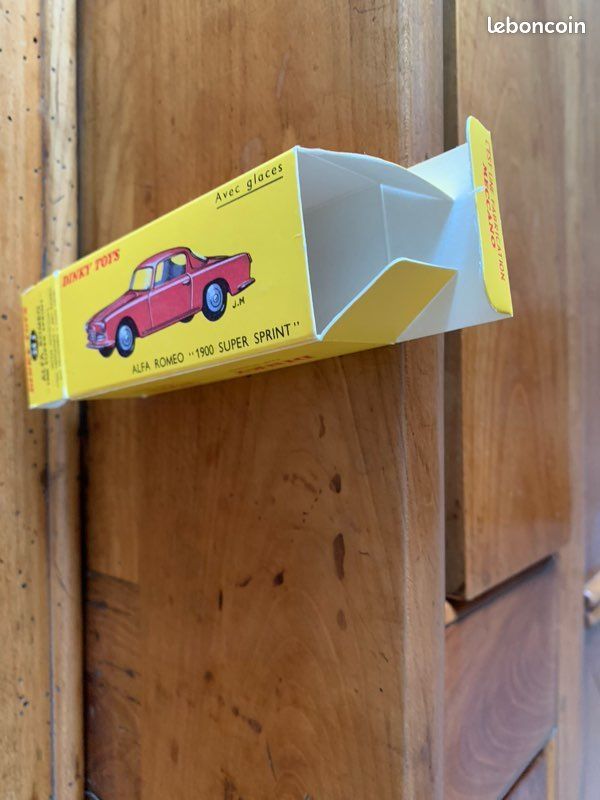 Ancienne DINKY TOYS FRANCE 24J ALFA ROMEO 1900 SUPER SPRINT + Boîte d