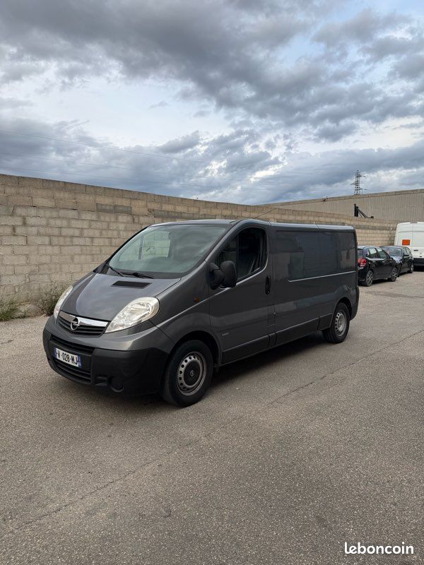 Opel Vivaro 2.0 DCI 115 Cv - L2H1 - Gris Anthracite - Climatisation - Bluetooth- Entretien Complet - Suivie Complet - Garantie 12M (image 4)