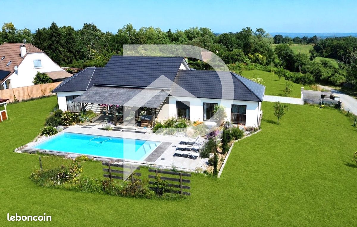 Maison 7 pièces 178 m² · à Lagor · 178 m² · 460 000 €