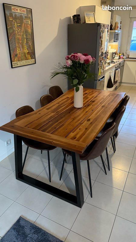 Table à manger en bois + chaises (image 1)
