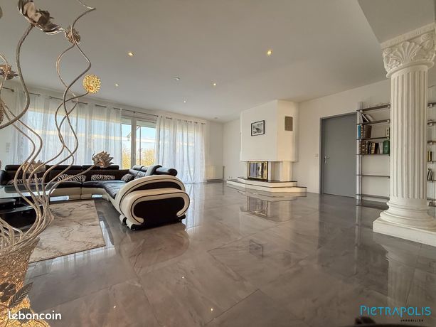Maison 7 pièces 220 m²